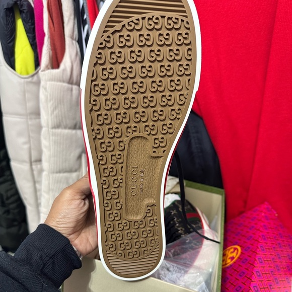 Gucci men sneakers size 9 - Picture 2 of 2